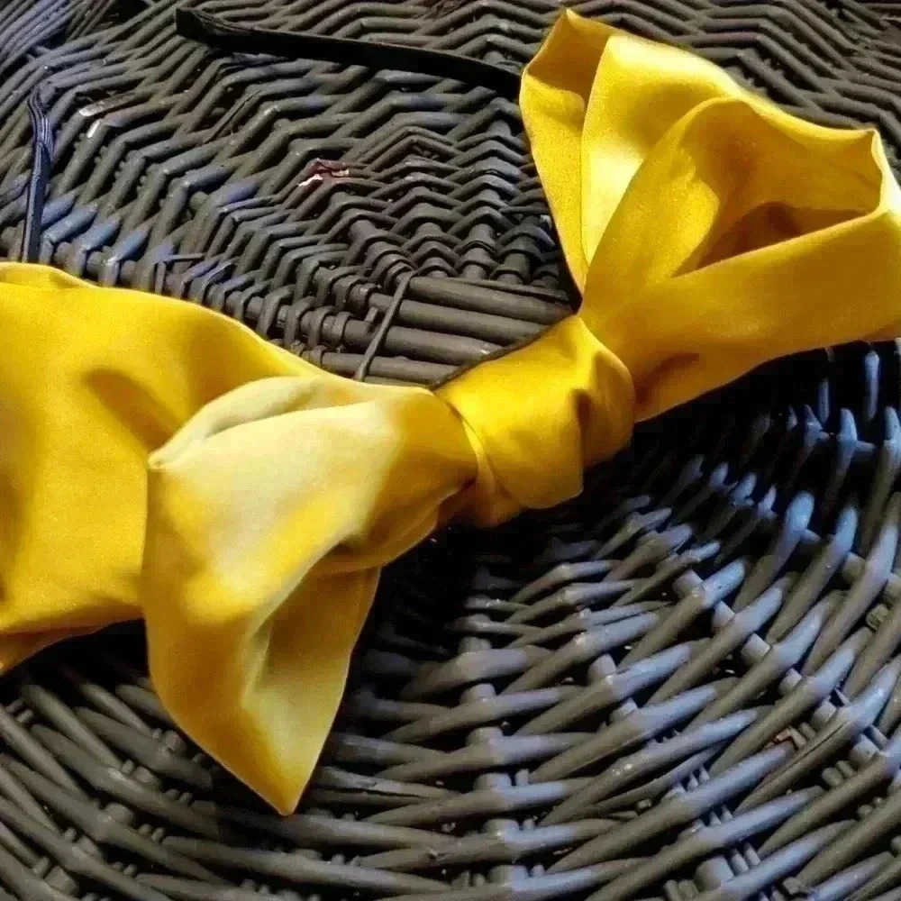 Large  satin bow headband - Picture 3 of 8